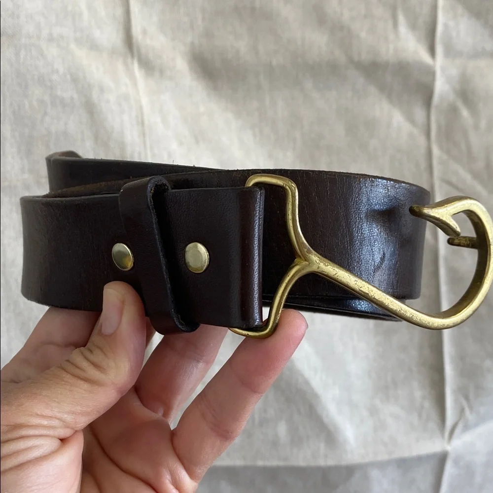 Brown Leather Men’s Belt with Brass Hook Buckle Vinyard Vines 38